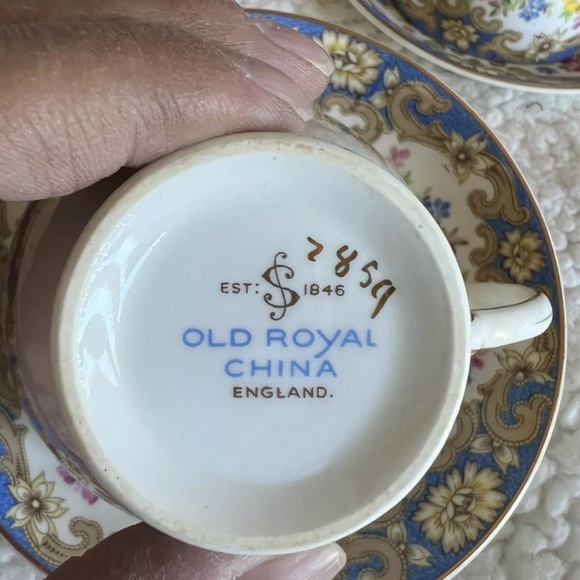 Vintage Old Royal China England Tea Cup & Saucer Set Of 2 EUC - Picture 9 of 12